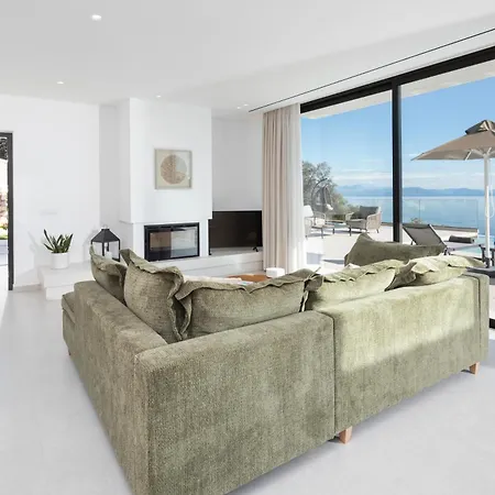 Carpea By White Dream Villa