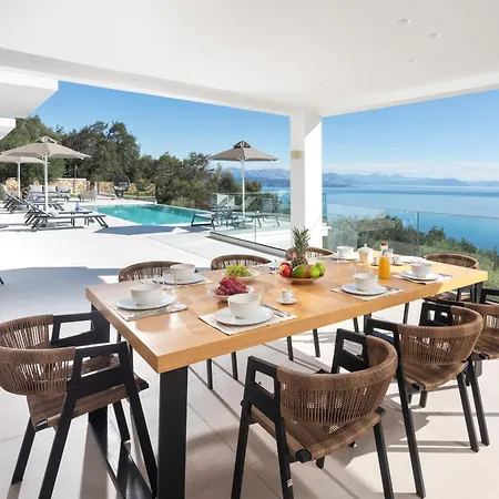Villa Carpea By White Dream