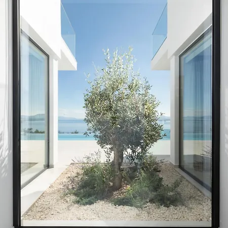 Carpea By White Dream Villa Mparmpati