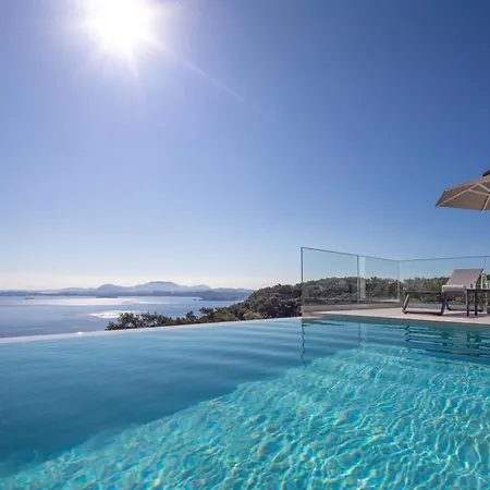 Villa Carpea By White Dream