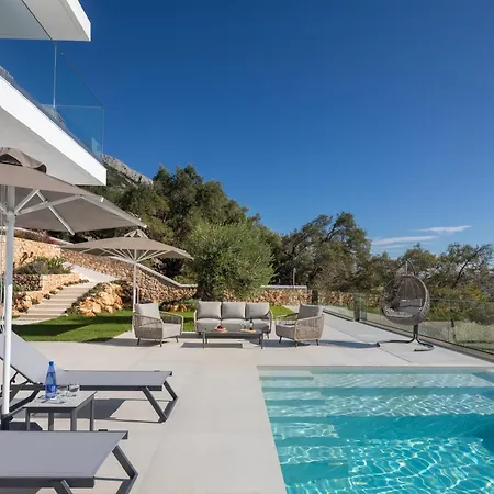 Villa Carpea By White Dream