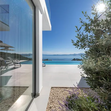 Carpea By White Dream Villa *