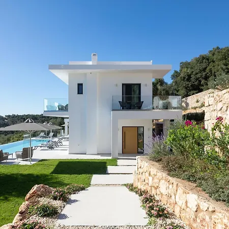 Carpea By White Dream Villa Mparmpati