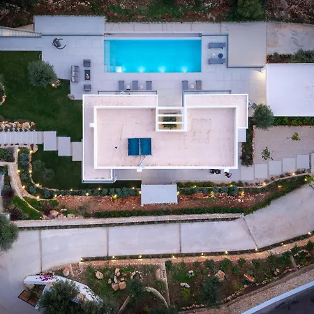 Villa Carpea By White Dream