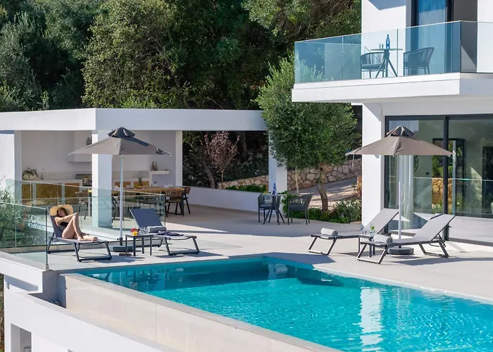 Carpea By White Dream Villa *