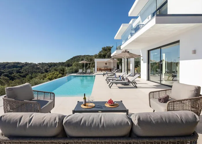 Carpea By White Dream Villa