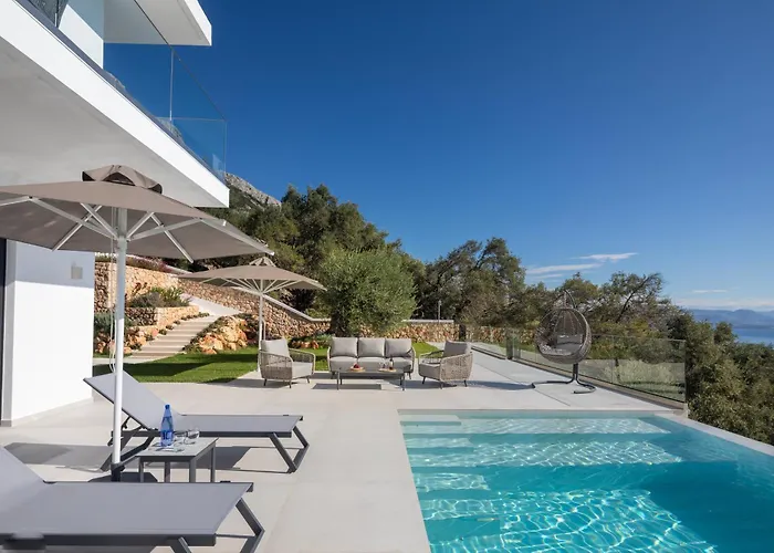 Villa Carpea By White Dream