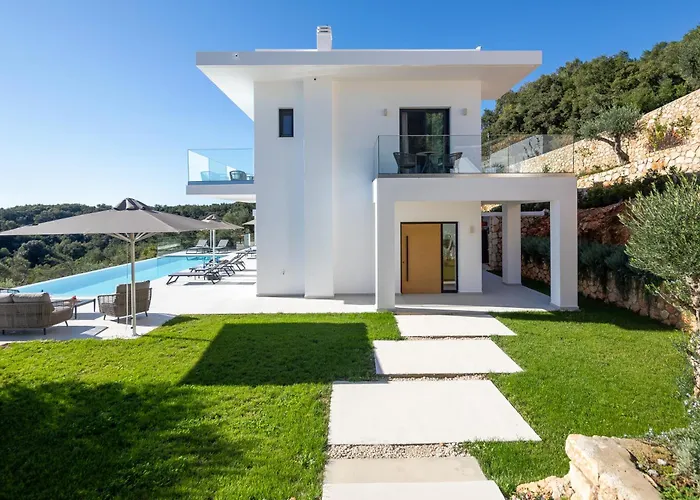 Carpea By White Dream Villa *