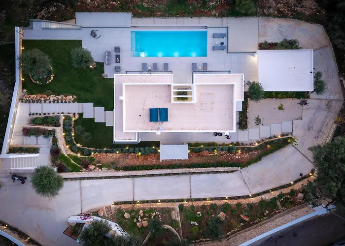 Villa Carpea By White Dream